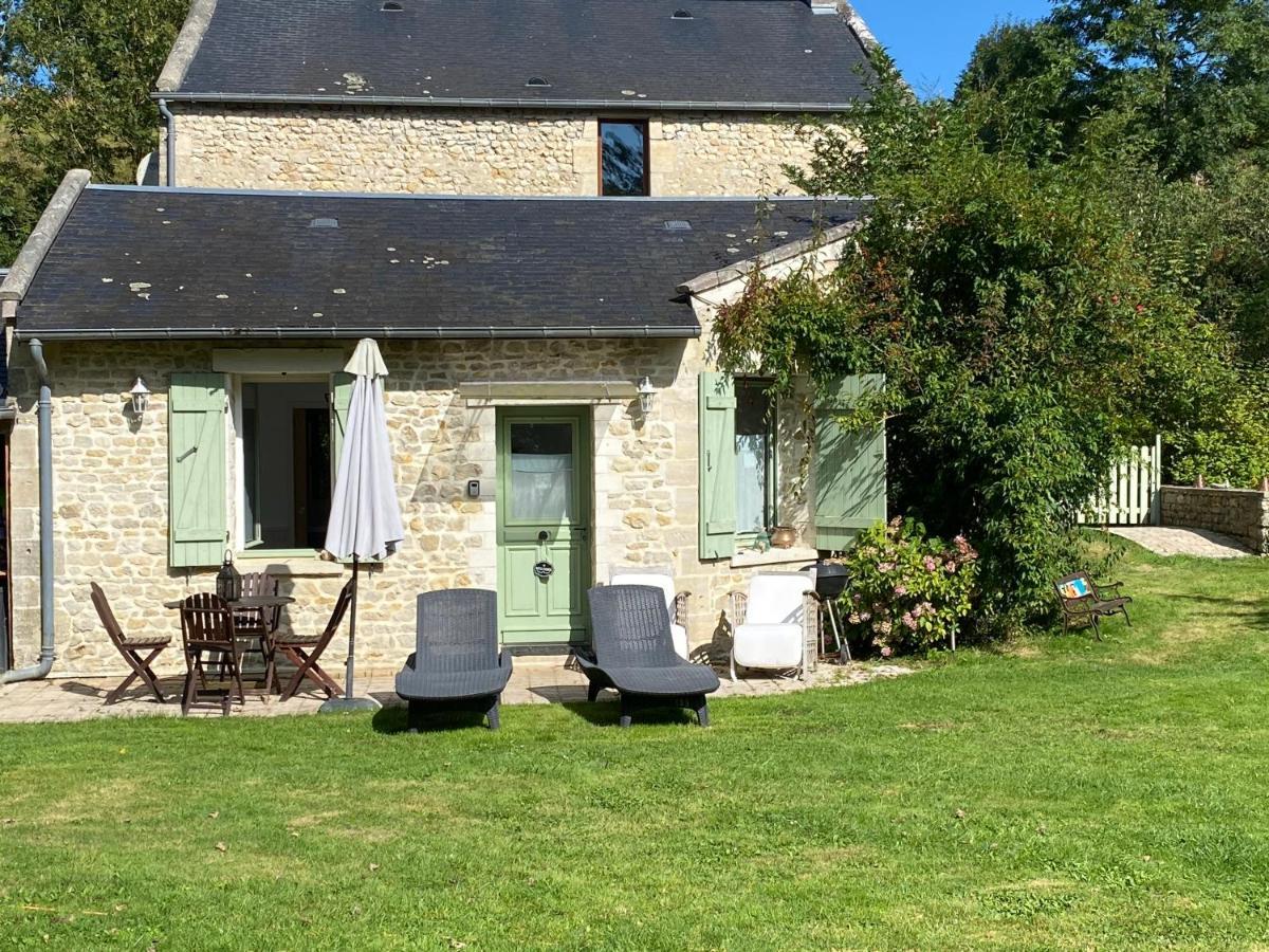 Les 2 Gites Des Chambres De Capucine Carcagny Bagian luar foto