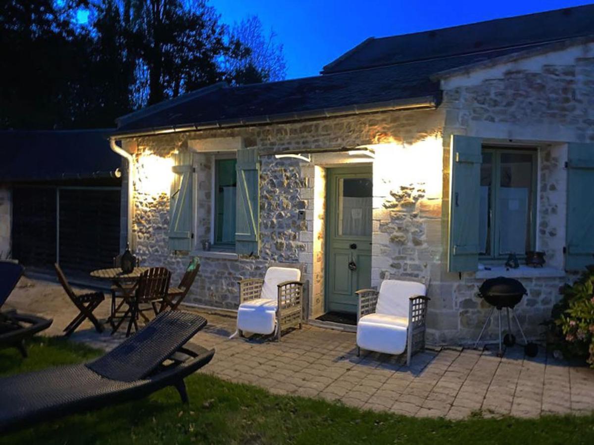 Les 2 Gites Des Chambres De Capucine Carcagny Bagian luar foto